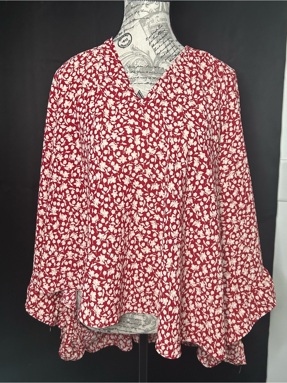 Women’s Batwing Floral Blouse (XL)